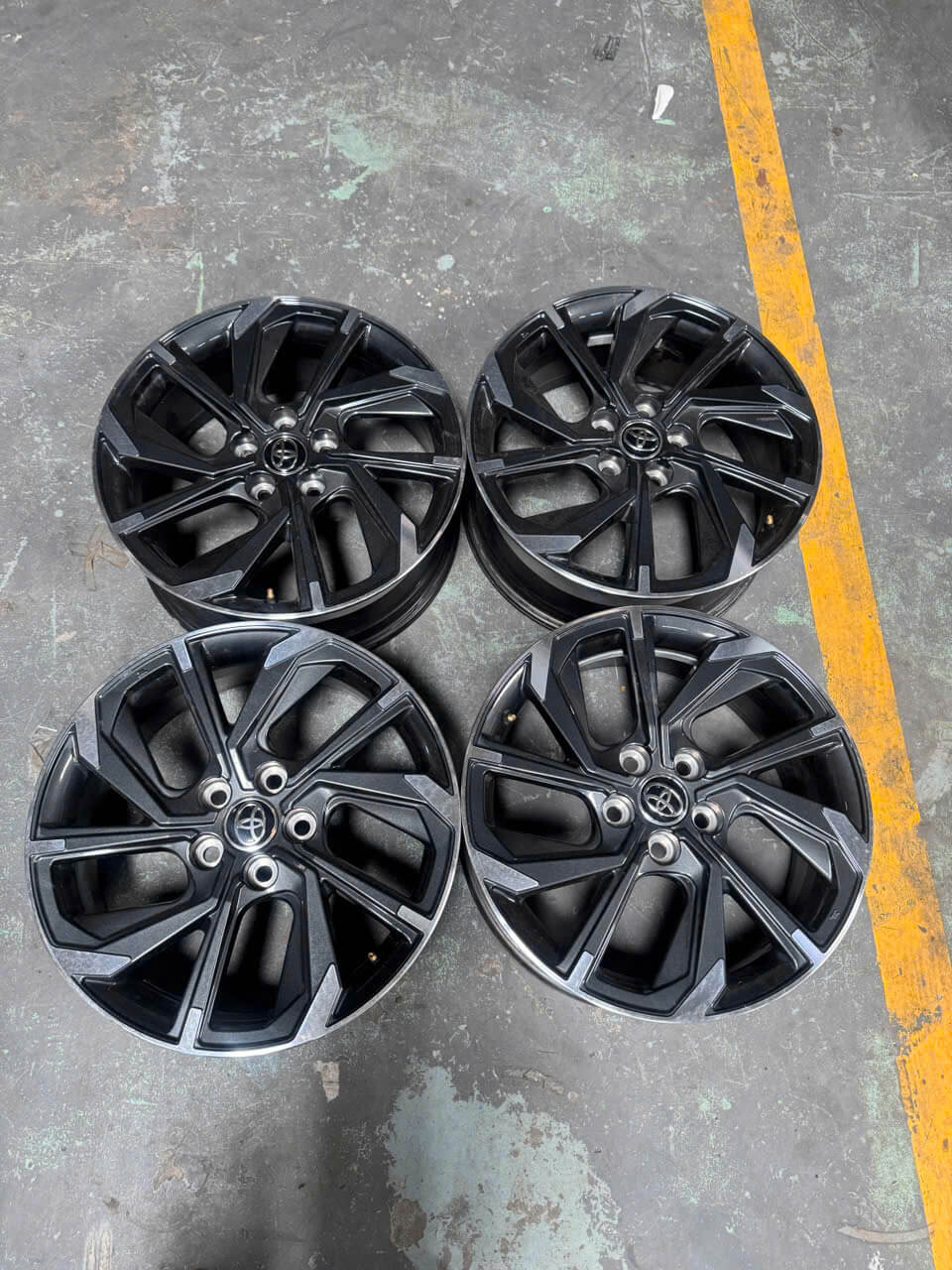Mâm Toyota Zin 18 Inch 7.5J ET50 – Vừa Chân VinFast Limo Green