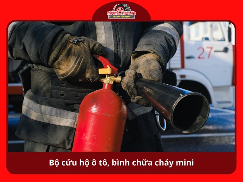 Bo cuu ho o to binh chua chay mini