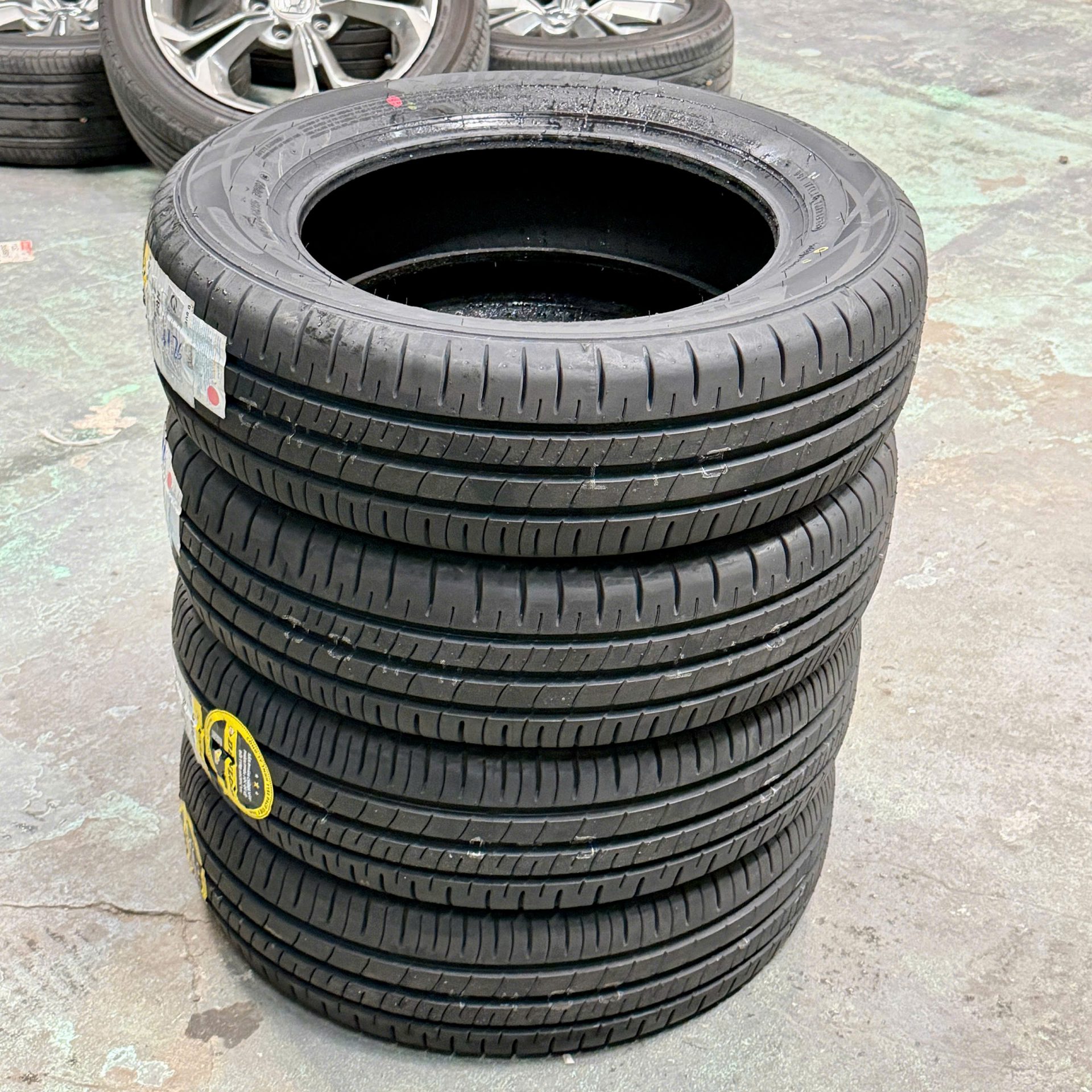 Alternative view of Lốp Dunlop 185/65R15 SP Touring R1 Chính Hãng | MamLop.vn
