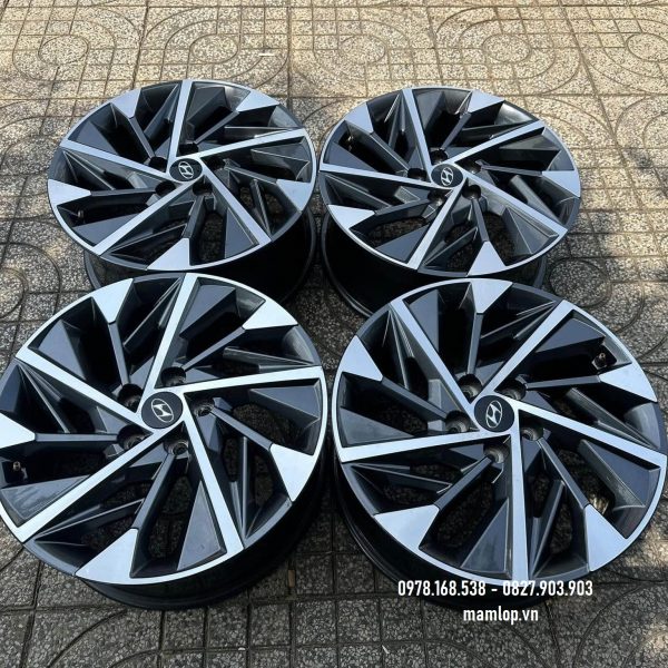 Lazang thao xe Hyunda Tucson