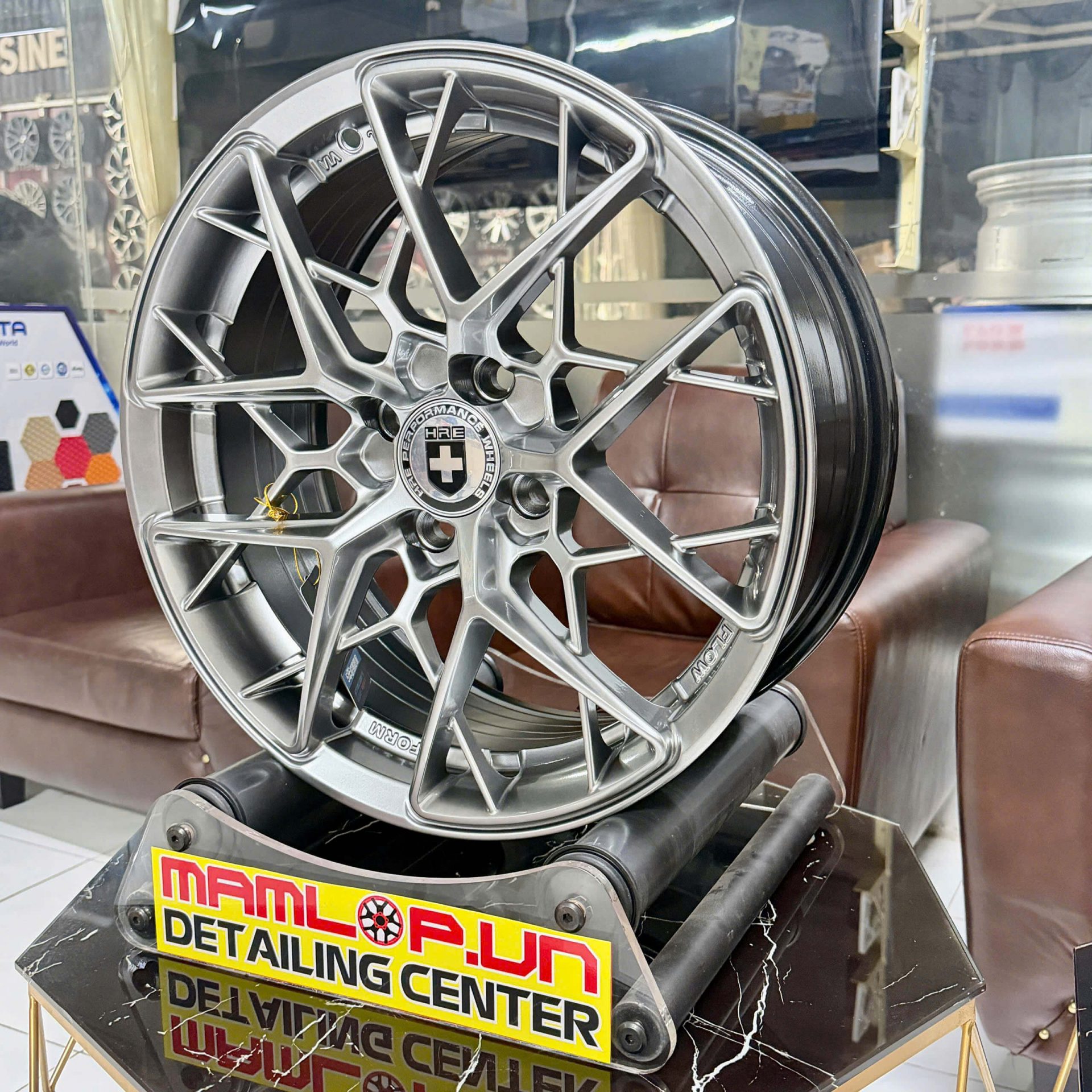 Alternative view of Mâm HRE Bạc 16 Inch - 7J - ET38 | Trọn Bộ 4 Mâm Và Phụ Kiện Đi Kèm