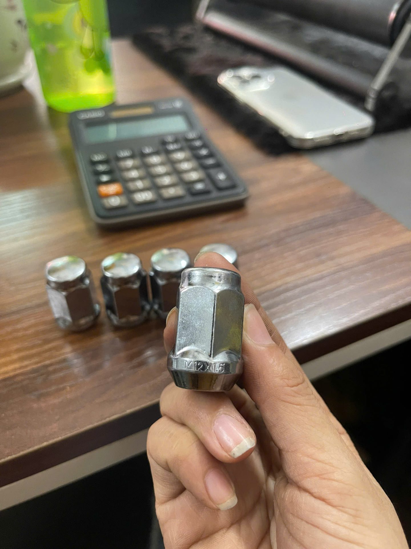 Ốc bánh xe Ford M12 x 1.5 khẩu tháo 19mm lục giác 2