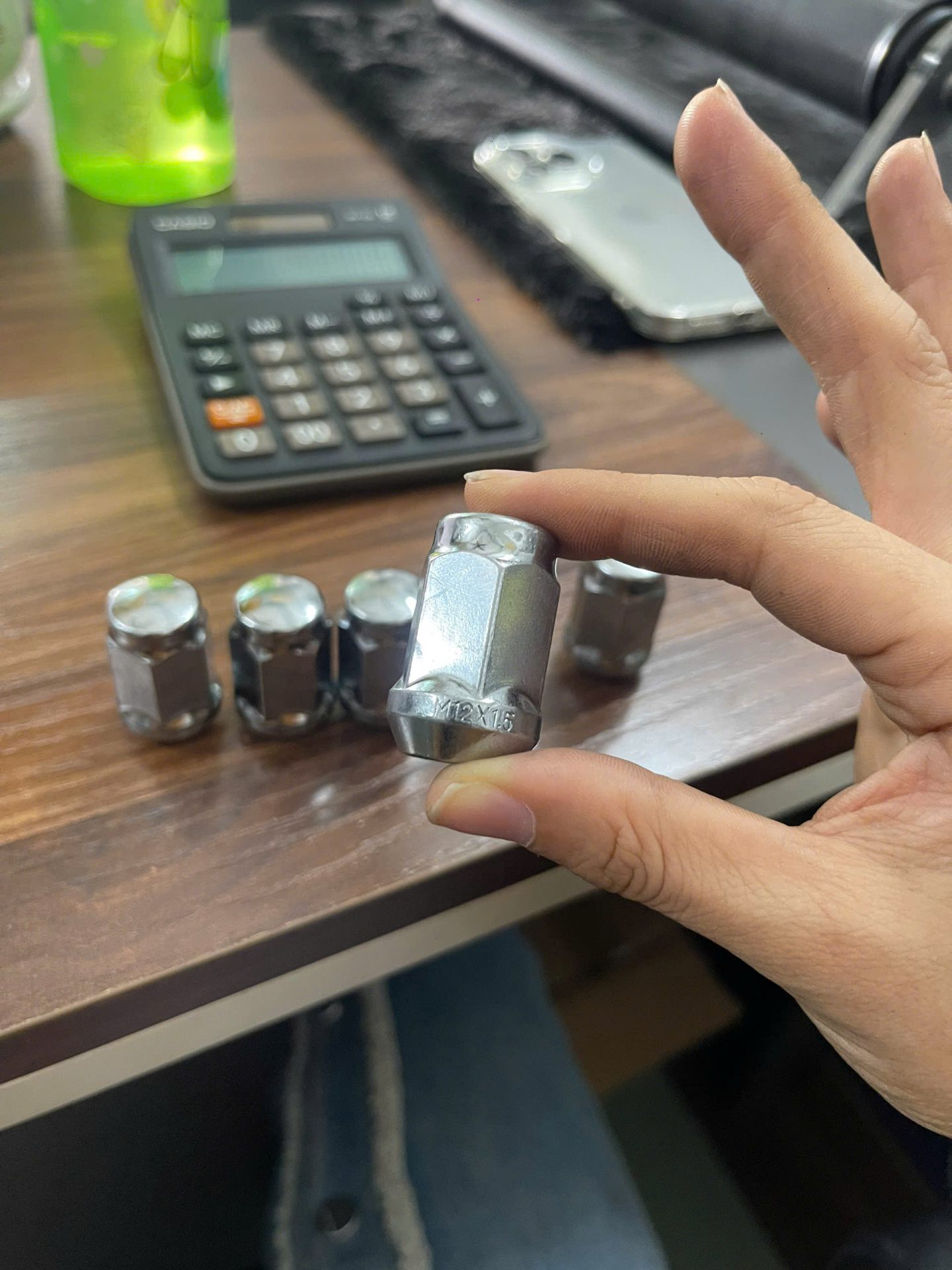 Ốc bánh xe Ford M12 x 1.5 khẩu tháo 19mm lục giác