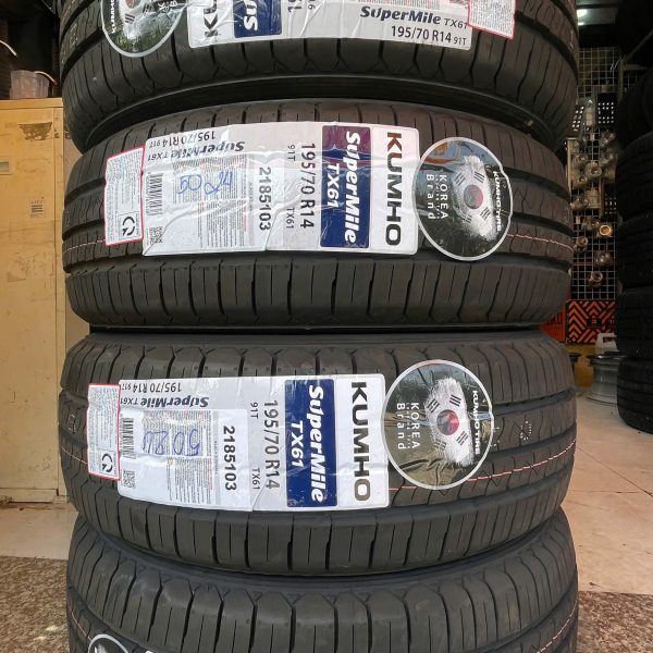 lốp xe kumho 195-70R14 gắn innova