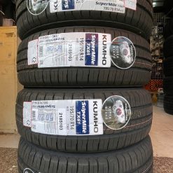 lốp xe kumho 195-70R14 gắn innova
