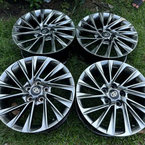 mâm 17 inch inch vừa chân Innova , Camry , Lexus ES