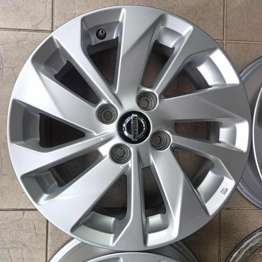 mâm Nissan Almera zin thao xe 15 inch