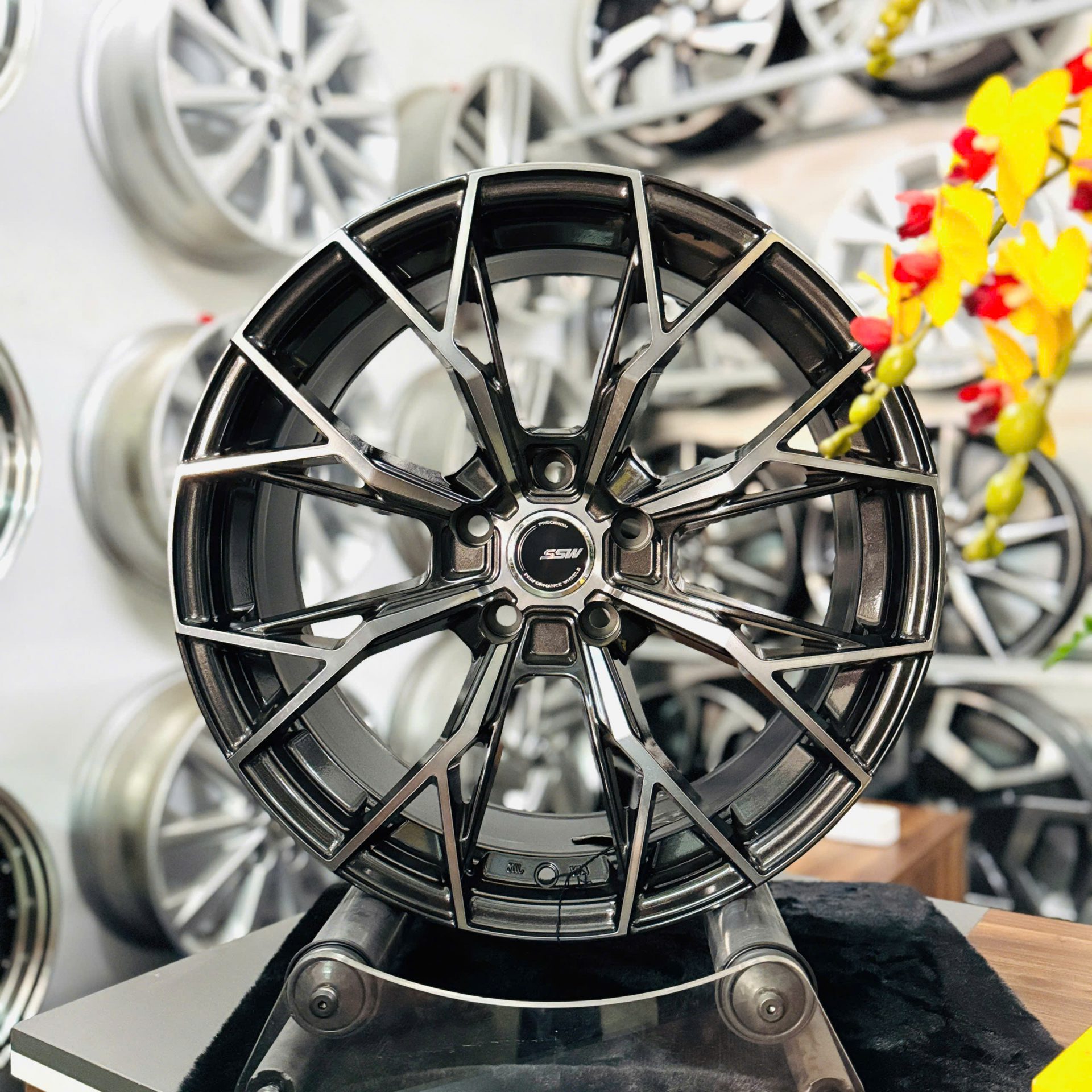 mâm Thái ssw 18 inch cho camry, innova, mazda, elantra