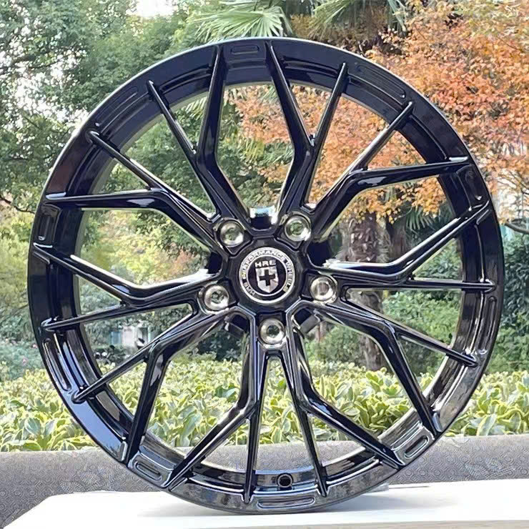 mâm xe 18 inch xương cá màu đen