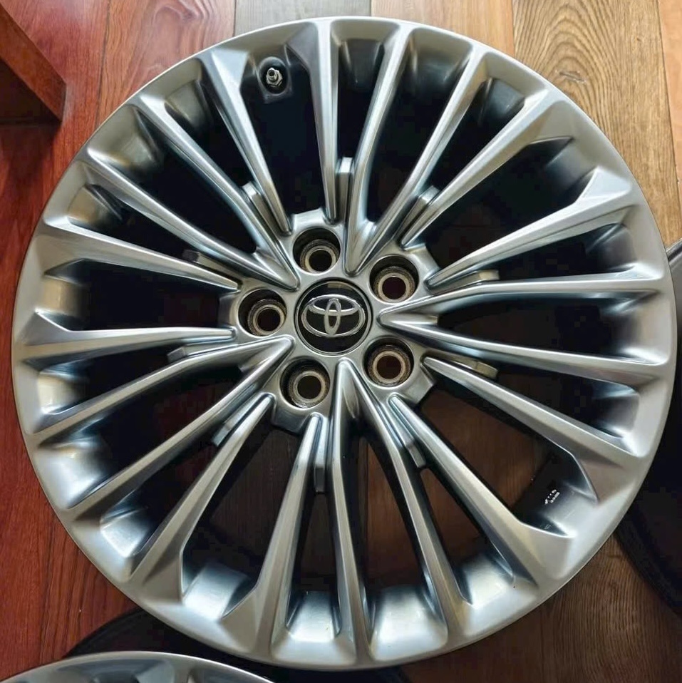 mâm zin Toyota Camry 18 inch