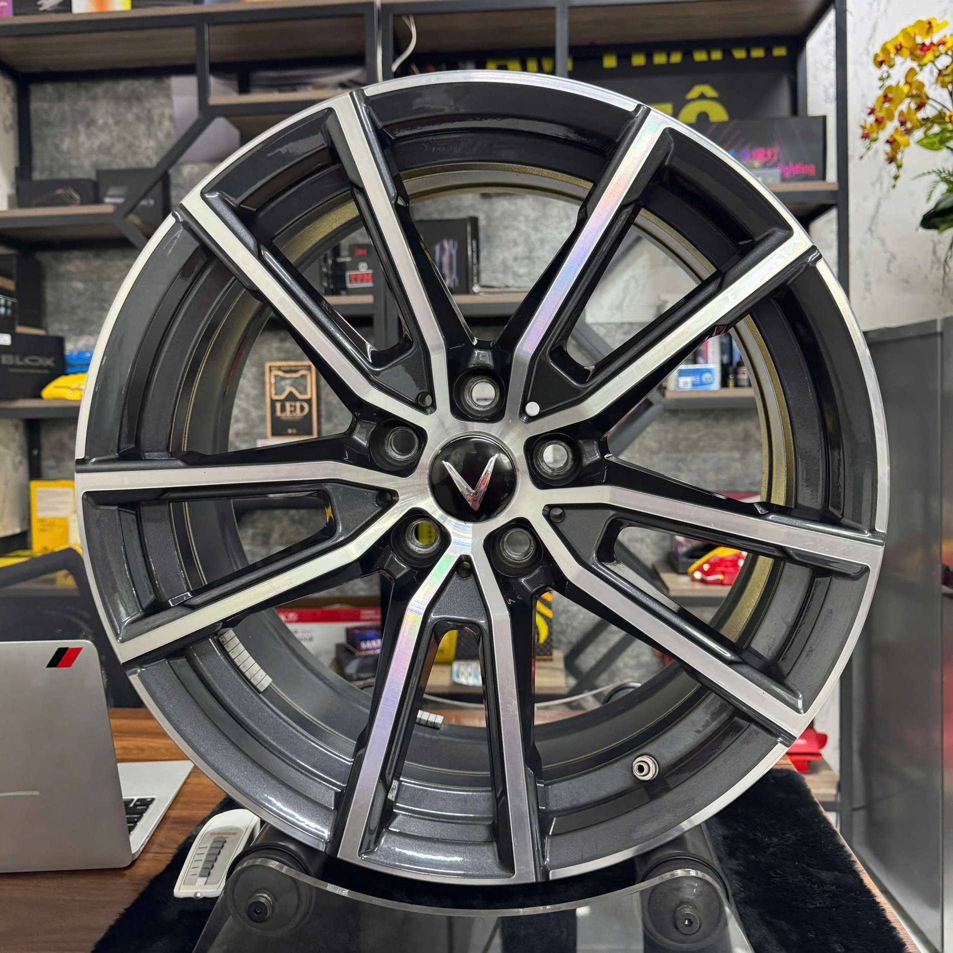 mâm zin thao xe BMW 320i 18 inch