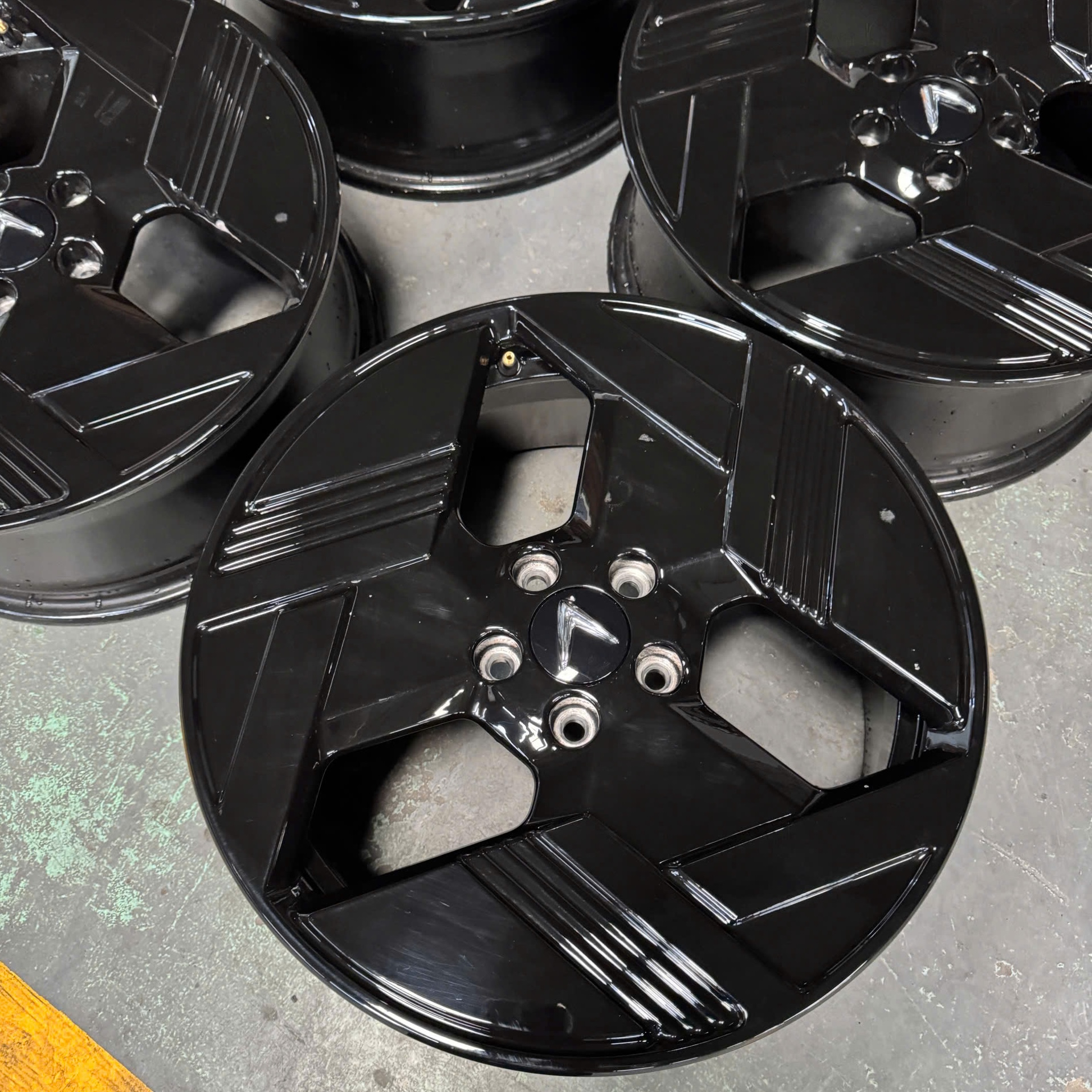 thanh ly mam xe vinfast mpv7