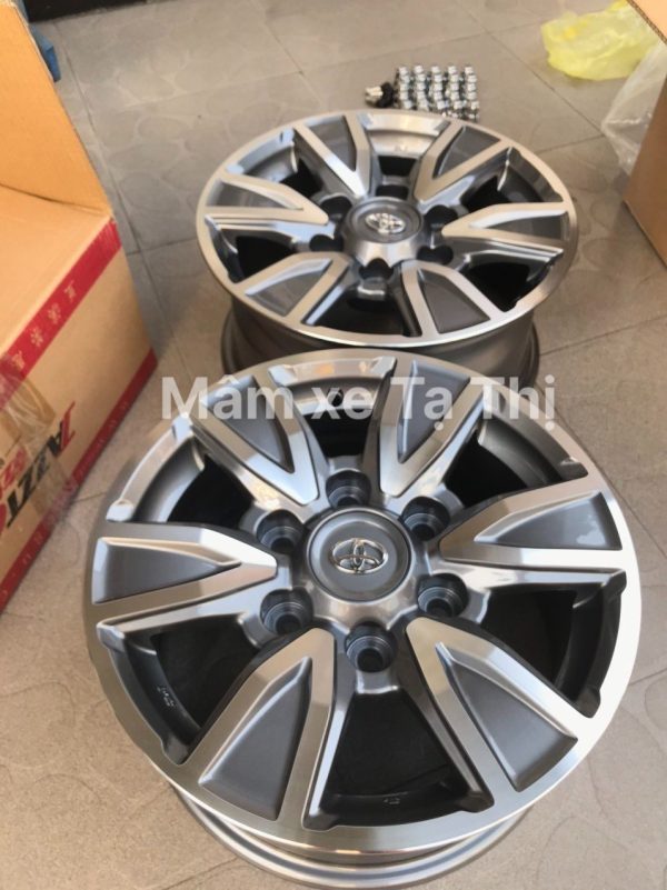 Mam 15 inch 6 x139.7 lap vua cho Hillux, Hiace