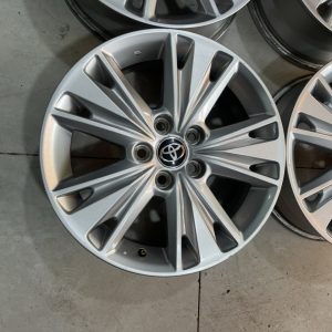 Mâm zin tháo xe Toyota Innova bản V 17 inch