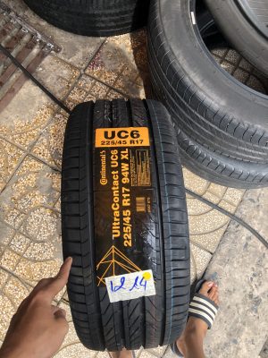 Lop continental 225/45R17 cho Kia Rondo