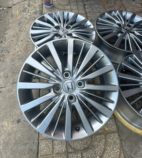 Mâm zin tháo xe Honda City 15 inch màu bạc