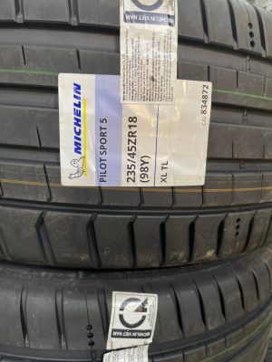 Lốp Michelin 235/45R18