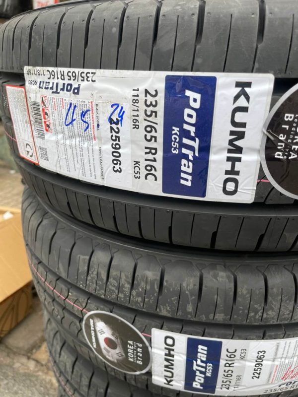 Lốp Kumho 235/65R16 Solata, Hiace