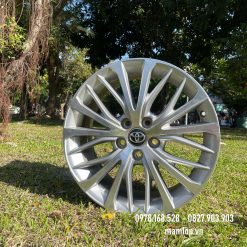 Lazang Zin Camry 2.5 Q 18 inch xương cá trắng